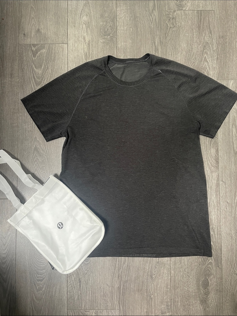 Lululemon Metal Vent Tech Short-Sleeve Shirt size XL